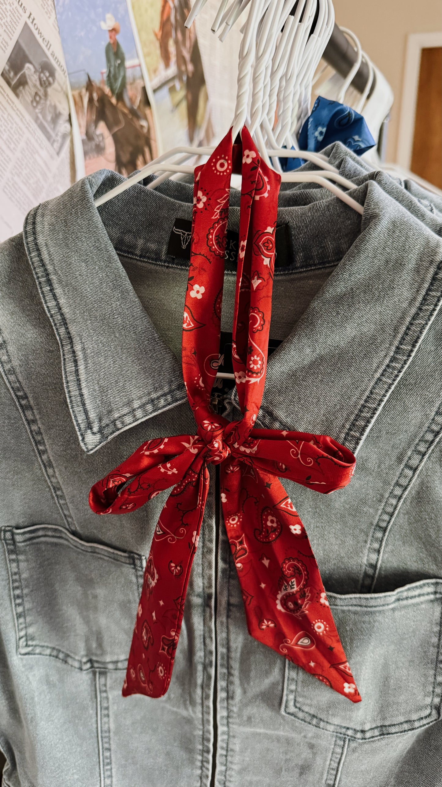 The Freedom Paisley Twilly (Red)